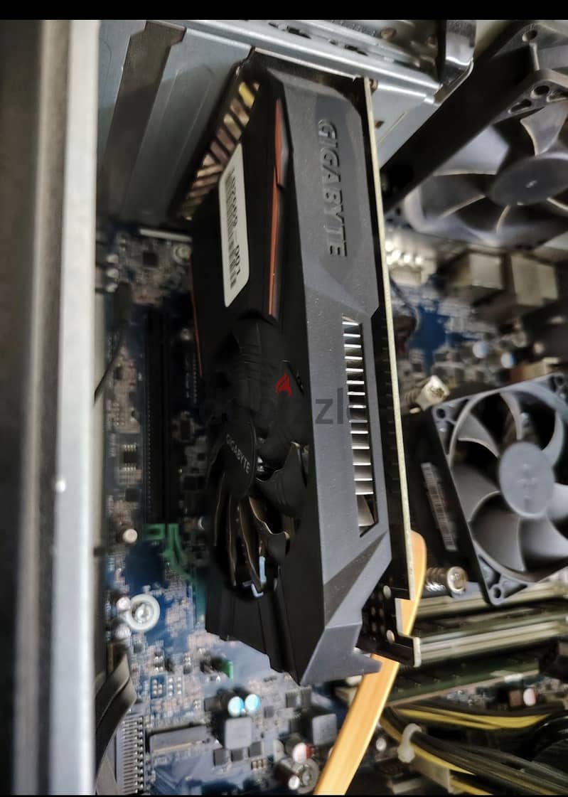 Hp Z240 Tower Workstation 4