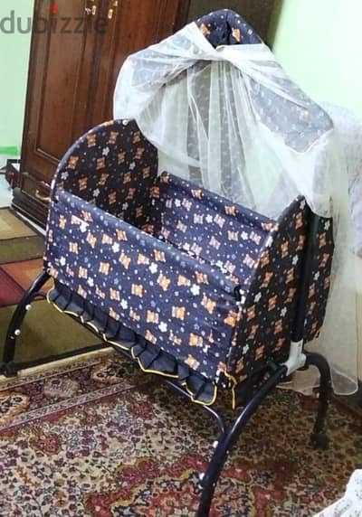 سرير اطفال هزاز