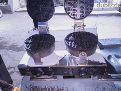 عربية عمولة وماكينة وافل