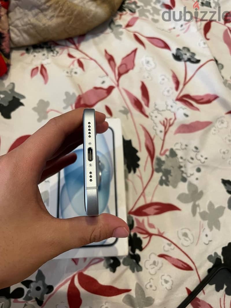 Apple - iPhone 15 4