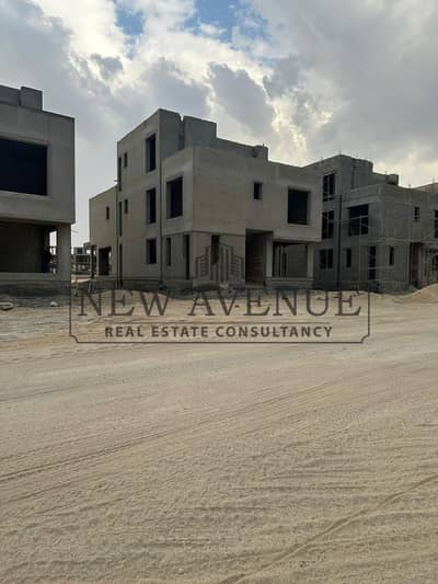 Resale Twin Casa semi finished very prime location Delivery 2027 in Steig8t By LMD