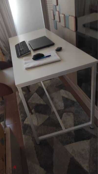 مكتب عمل  ,, work desk