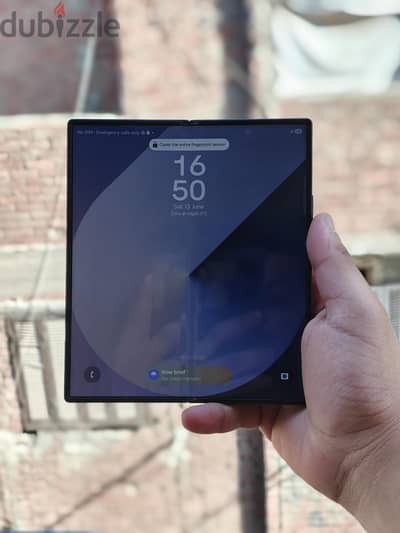 Samsung Z Fold 6 256/12 عليه ضريبه معاه الشاحن خدوش فالفريم