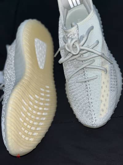 حذاء yezzy boost original وارد انجلترا