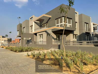 Penthouse delivery immediately at the best price in Kompound Kayan, minutes from Dahshour link, next to Mall of Arabia and near the Sports Club.