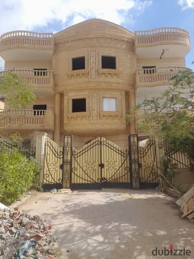 روف للبيع بالحي المتميز فيلات مدينه بدر