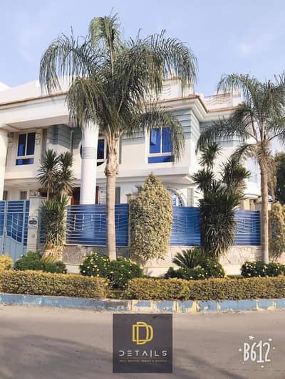 فيلا ايجار فاضي اول سكن بالمطبخ والتكيفات تشطيب الترا سوبر لوكس في كومباوند الياسمين الشيخ زايد