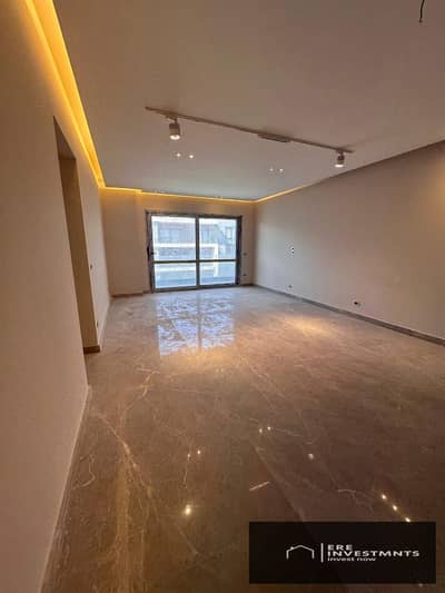 شقه دور تالت متشطبه للبيع بأقل من سعر الماركت في الباتيو اورو لافيستا سيتي-جاهزة للتسليم-Water Features View