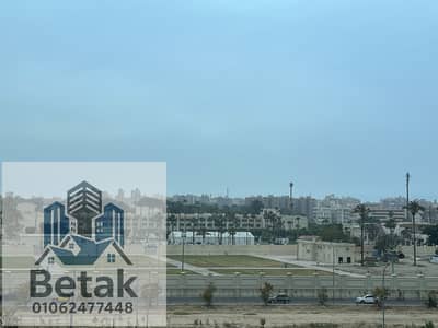 شقة دوبلكس للايجار 230م محور المحمودية مباشر بجوار جامعة فاروس سموحة بدواليب المطبخ فيو مفتوح سوبر لوكس