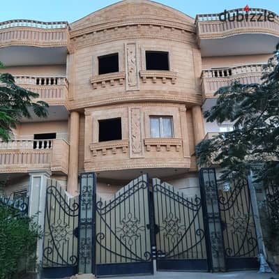 روف كامل بالحي المتميز فيلات فيو السويس