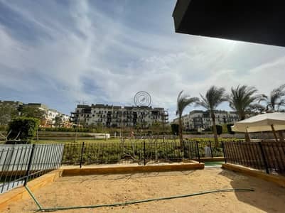 برستيج الفيلات بجاردن وإطلالة ساحرة على الـ Jacaranda  | شقة 200م أرضي بجاردن للبيع في إيستاون سوديك Eastown التسعين