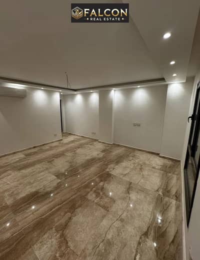 With a down payment of 700,000, a fully finished apartment with hotel-style finishes, next to Open Air Mall in Madinaty, in the heart of Shorouk, inst