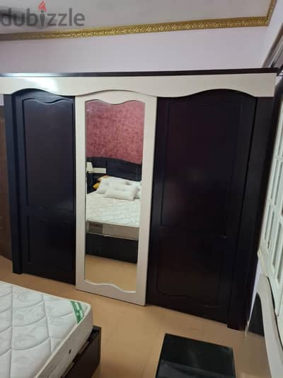 عفش كامل بالأجهزة Complete furniture with appliances