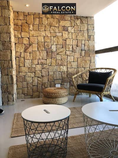 شاليه بفيو مباشر Crystal Lagoon متشطب بالتكيفات و المطبخ للبيع تقسيط في قلب الجونة البحر الاحمر بالقرب من المارينا و  Downtown