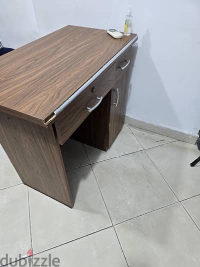 مكتب بحاله ممتازه