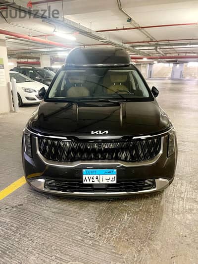 كيا كرنفال القبطان للإيجار مع سائق | Kia Carnival Captain Seats Rental