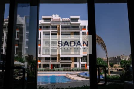 شقة بجاردن خاص بخصم 40% وتقسيط في كمبوند ذا ايكون في قلب التجمع الخامس خلف كمبوند "هايد بارك" بالقرب من شارع التسعين دقائق للجامعة الامريكية Auc     .