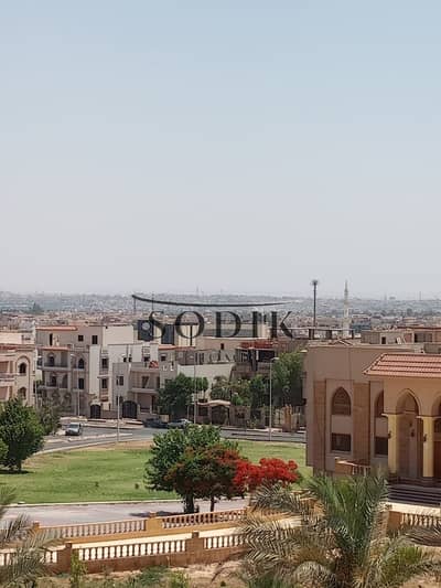 شقة للبيع في مدينة العبور الحي الخامس فيلات أرقى وأميز أحياء مدينة العبور حي راقي وهادي شقة بالقرب من مستشفى فريد حبيب ومسجد رياض الصالحين مساحتها 200