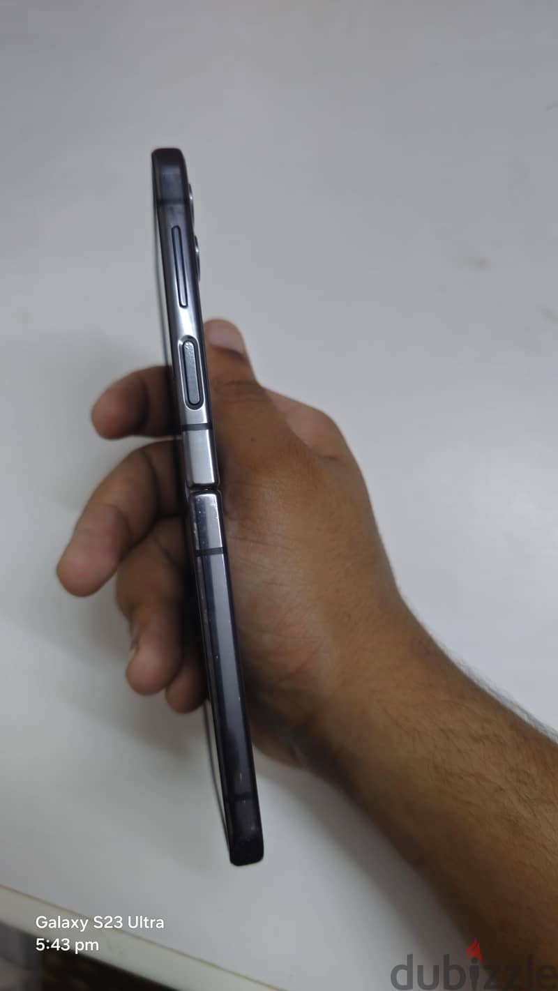 Z flip 4 2