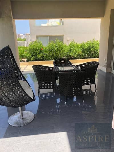 شاليه أرضي بحديقة للإيجار في هاسيندا باي