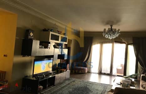 فيلا في جنوب الأكاديمية  ب  بتشطيب سوبر لوكس وفيو مفتوح على شارع رئيسي