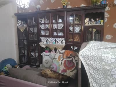 مكتبه