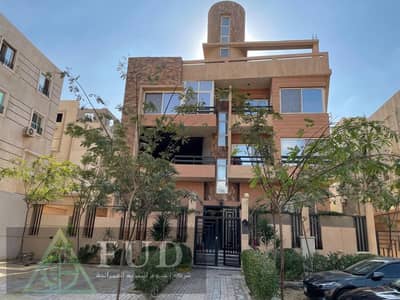In Sheikh Zayed, 7th District Services Center, Bahri corner lot, lower ground floor, 140 sq m, garden 65 sq m, half finished, 2 bedrooms and 2 bath r3