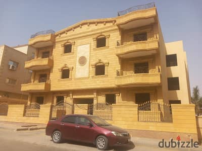 شقة لقطه 300m بكمبوند امتداد غرب الجولف استلام فوري فيو حديقه