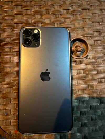11 pro max 256gb 72% battry health