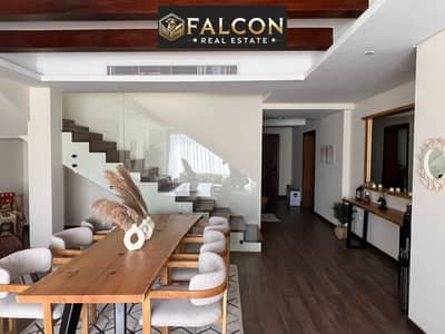 فيلا مستقلة فاخرة (3طوابق) بتشطيب كامل للبيع تقسيط حتى 15 سنة بجوار سوديك و امام البروج الشروق دقايق من التجمع القاهرة الجديدة
