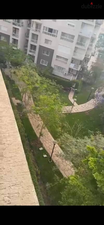 مدينتي شقه 116 م للبيع بال b10  تشطيبات خاصه البيع بالتكييفات والمطبخ