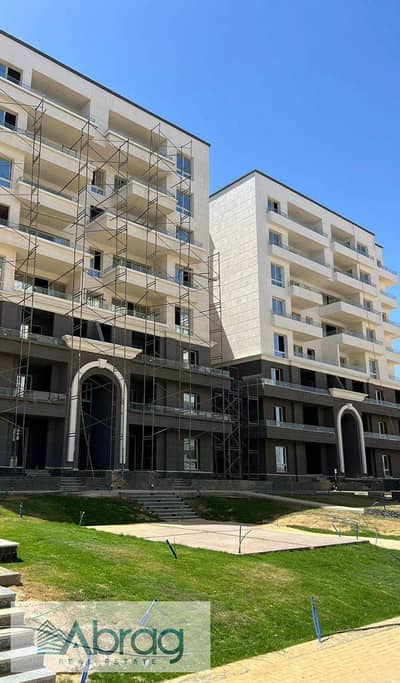For sale: Ready-to-move-in, fully finished 3-bedroom apartment with a garden. Payment plans up to 10 years. Dejoya, Sheikh Zayed.