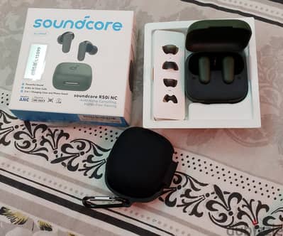 سماعة soundcore r50i nc عازلة للضوضاء جديدة بكرتونتها وجراب لون اسود