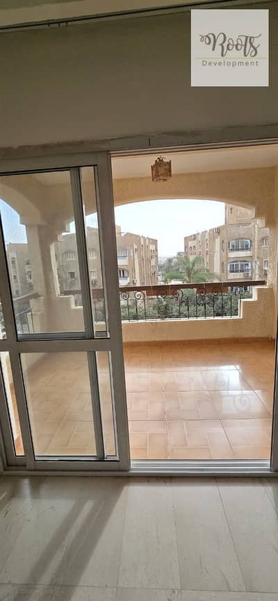 للايجار شقة كاملة التشطيب بالمطبخ والتكييفات فى كمبوند بيفيرلى هيلز الشيخ زايد  For Rent Finished Apartment with AC\s in Beverly Hills - Sheikh Zayed