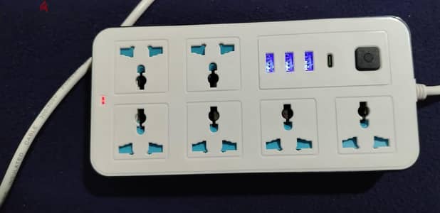 مشترك  فيه ٣ مداخل USB + مدخل  Type-c