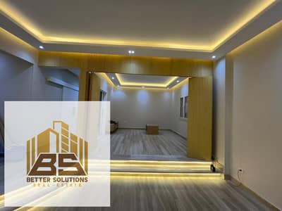 شقه للبيع بمدينة العبور الحي السادس بالقرب من مسجد الشربيني