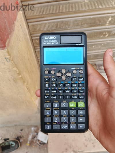 آلة حاسبة Casio fx-991ES Plus 2nd Edition بحالة جيدة