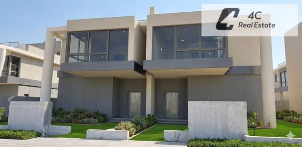 Twin house villa 195m 4 bdr with dp & installments prime location open lake view in Bloomfields Mostakbal City near Madinaty and Sarai