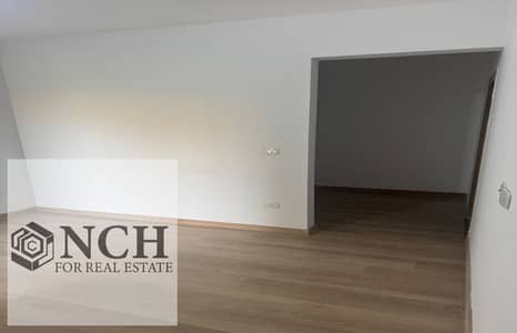 شقة للإيجار في فيفث سكوير المراسم | 158 متر | مطبخ وتكييفات