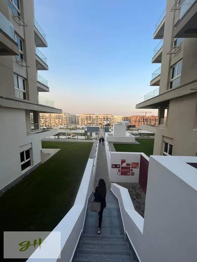 اي فيلا روف للبيع في ماونتن فيو اي سيتي القاهرة الجديدة Mountain View ICity New Cairo