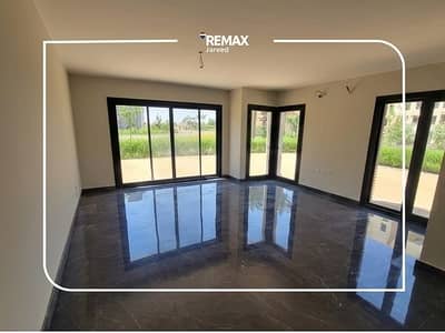 A spacious duplex with private garden for rent in O West 6 October