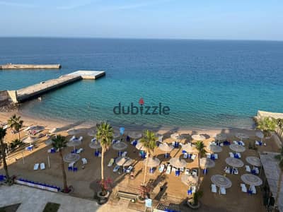 شقة على البحر جاهزه مفروشه بالكامل فى الغردقة