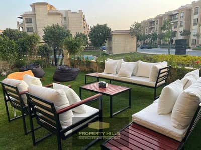 Move immediately to the heart of the compound in an apartment with a garden in Stone Residence next to Katameya Heights and Lake View Residence and Mivida and Hyde Park New Cairo and Eastown Sodic