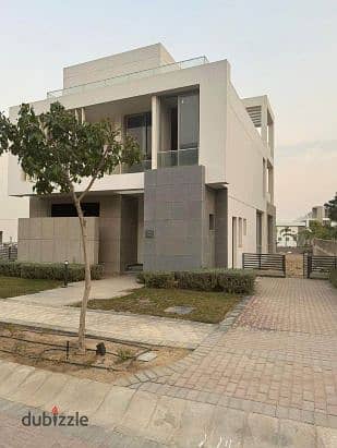 Villa prime location in Joulz Compound with a view on Pyramids of Giza next to New Giza