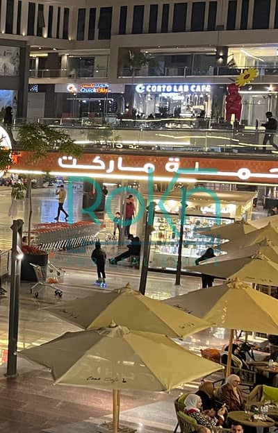 للبيع محل متأجر بعائد استثماري في  مول ويست جيت اكتوبر