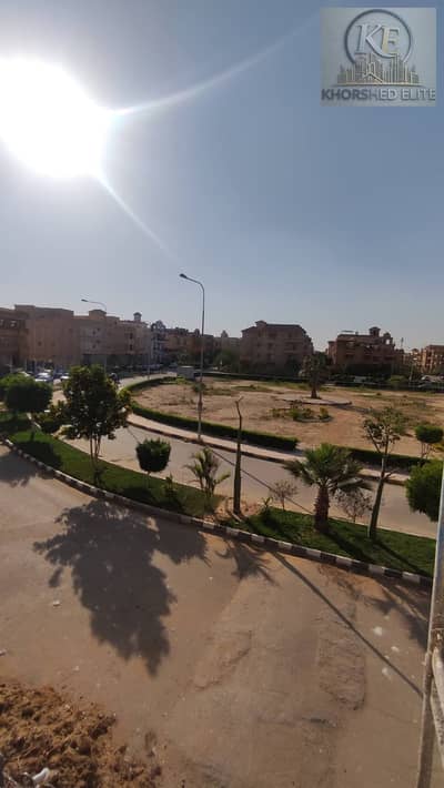 للبيع شقه 190متر في غرب سوميد استلام فوري بالتقسيط  المجاوره الخامسه قريبة جدا لمول مصر