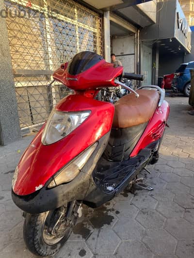 لقطة للبيع: سكوتر هوندا إليت 125cc أصلي (Honda Elite) بسعر مميز