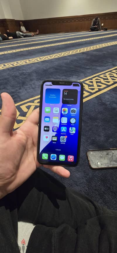Apple - iPhone XR