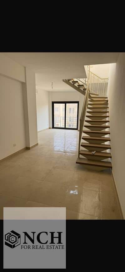 بنتهاوس أول سكن للإيجار في فيفث سكوير المراسم