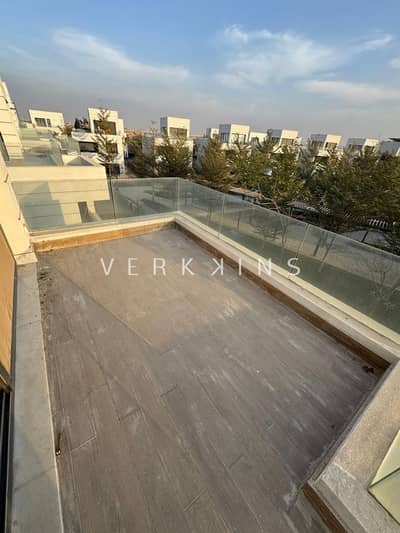 VILLA WITH PENTHOUSE 340 SQM FOR SALE IN AL BUROUJ IN SHOROUK CITY